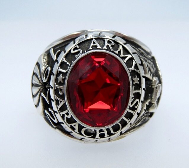 U.S. Army Parachutist 1972 Ring – Airborne Military Ring